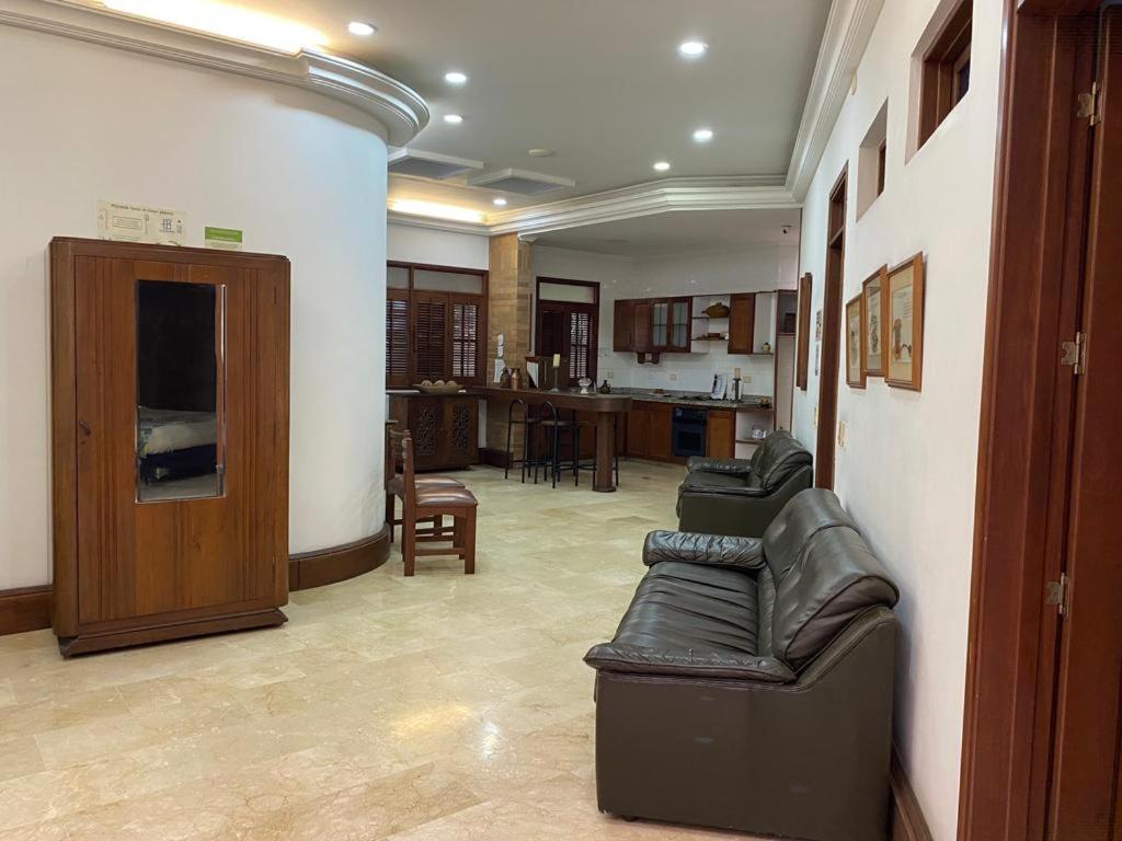 Hotel Casa Santa Monica Norte كالي المظهر الخارجي الصورة