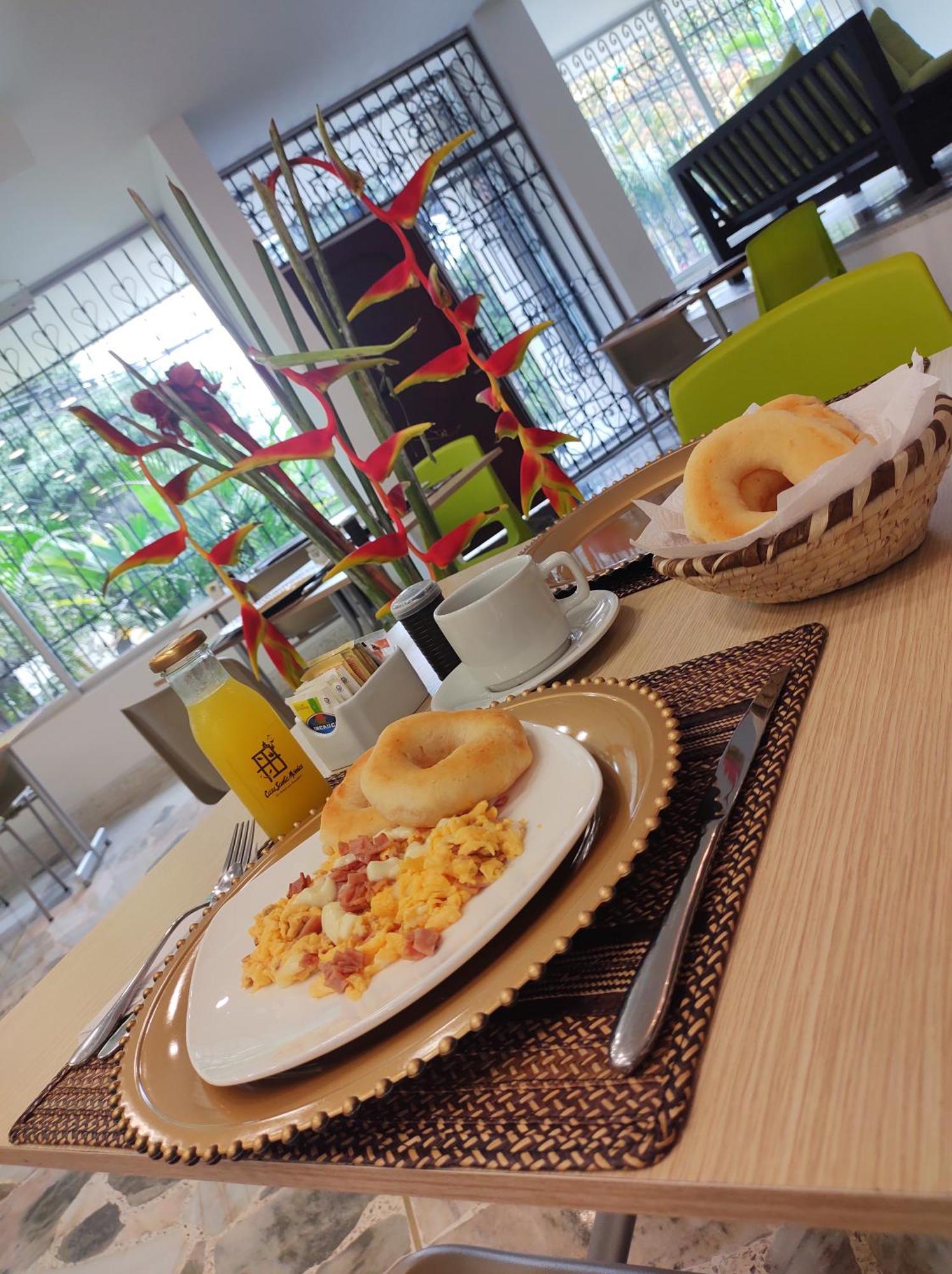 Hotel Casa Santa Monica Norte كالي المظهر الخارجي الصورة